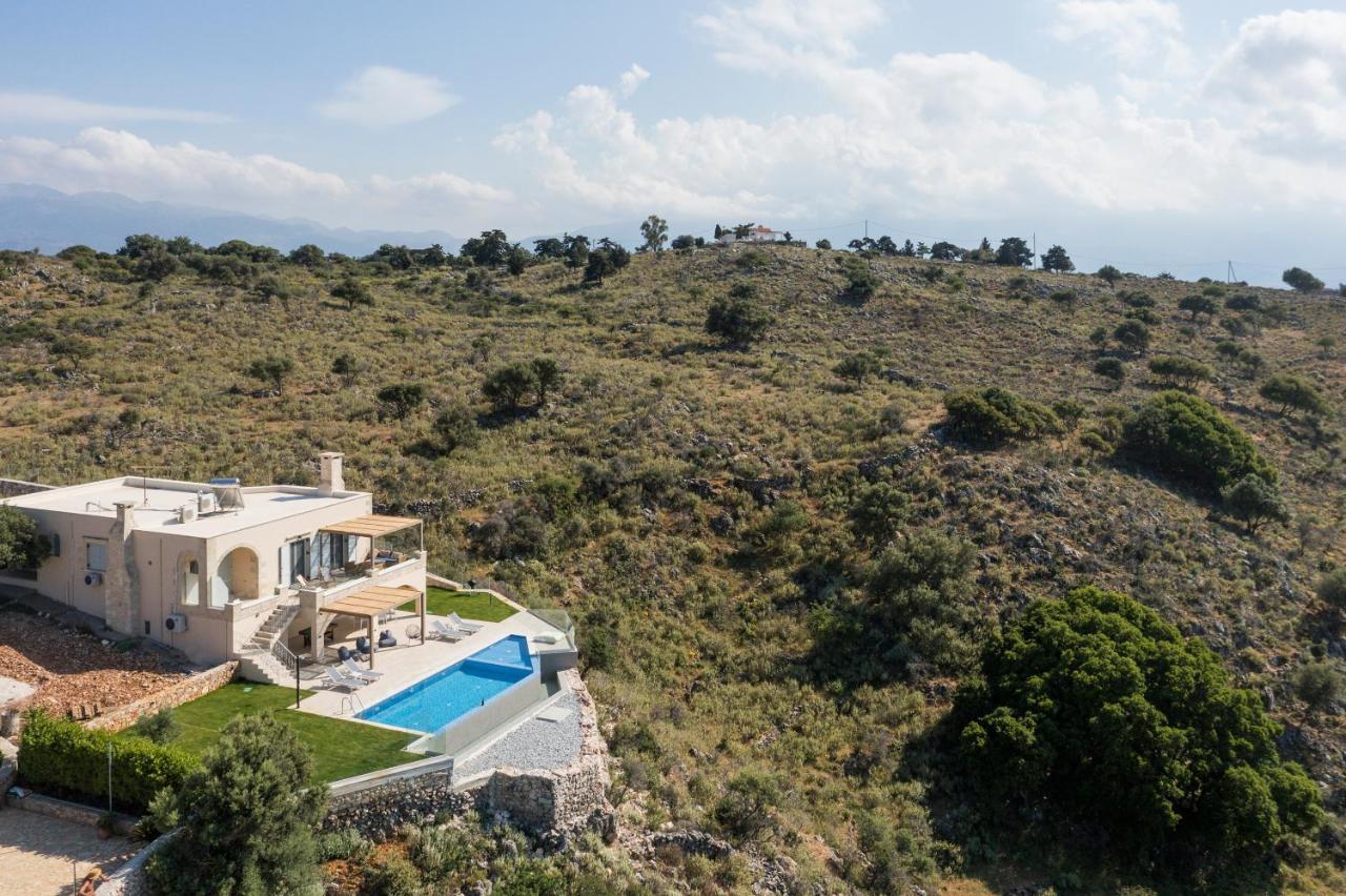 Villa Blue Rose *