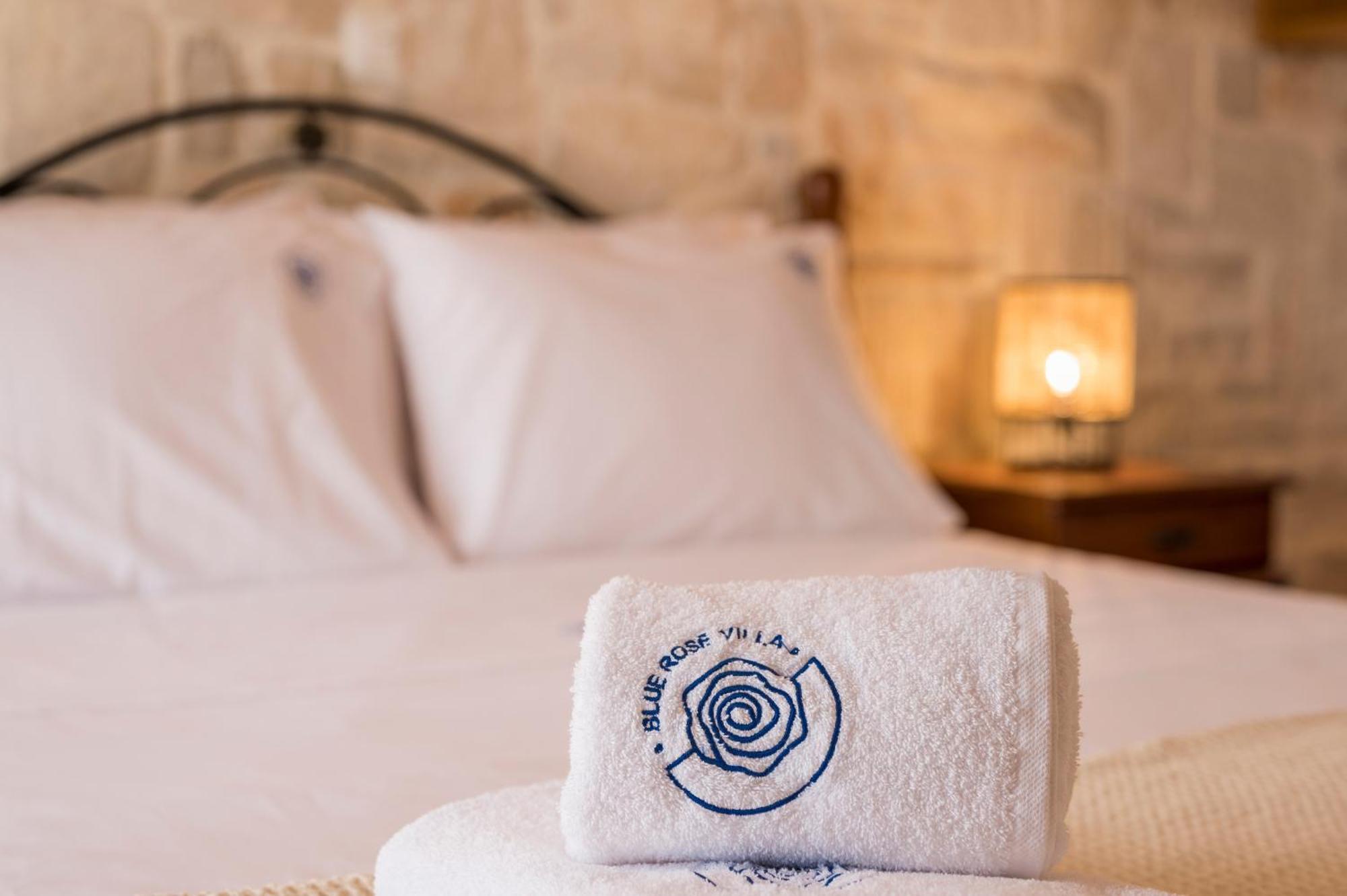 Villa Blue Rose